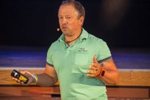 on stage - Rüdiger Böhm Experte für Motivation, Veränderung & Mindset, Coaching, Motivationstrainer, Redner, Speaker, Top100 Referent, Deutschland, Österreich, Schweiz